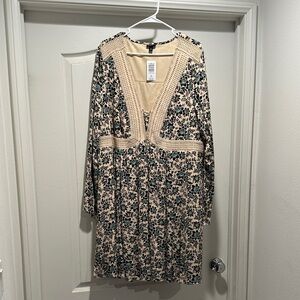 Torrid Cream and Black Floral Long Sleeve Dress